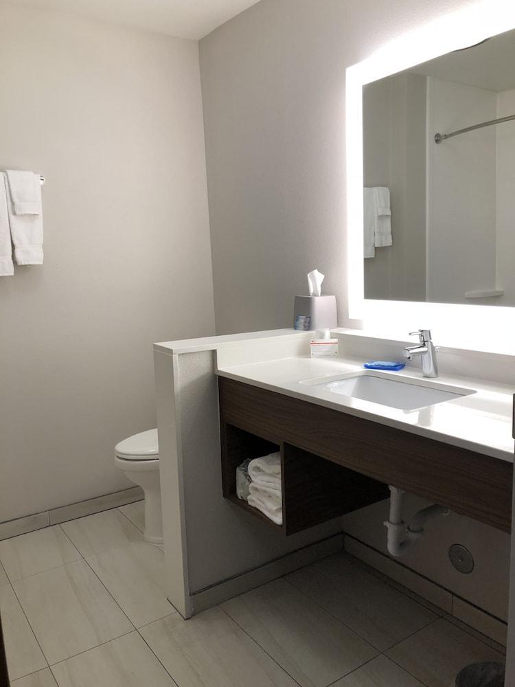 Hotel Express & By Ihg Broomfield